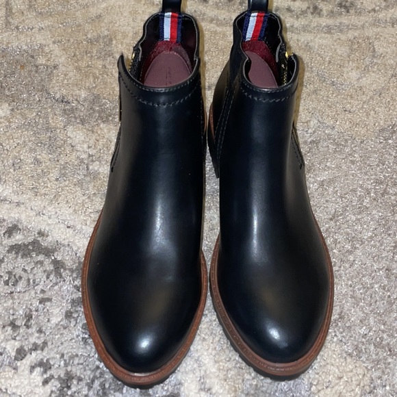 tommy hilfiger chelsea boots womens